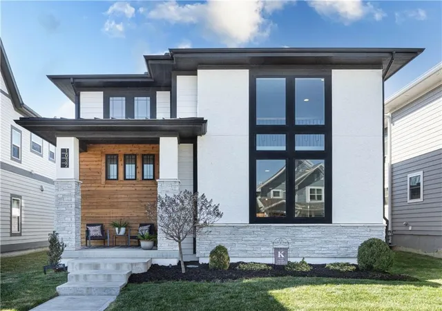 1st image of 1032 Sw Armie St, Lee's Summit, MO 64081 | MLS# 2614435