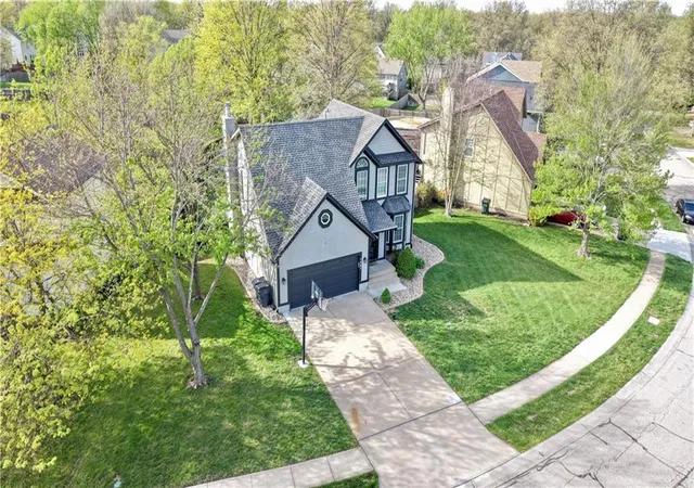 Photo 3 of Sale Pending at 1397 S Brentwood Dr, Olathe, KS 66062 | MLS# 2614446 | Listing updated on 2026-09-03