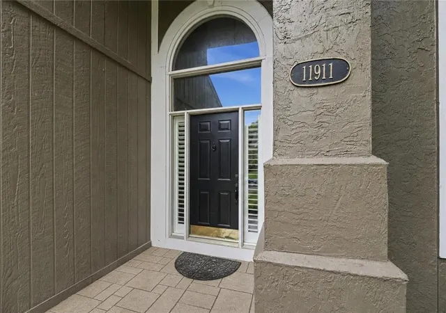3rd image of 11911 Noland St, Overland Park, KS 66213 | MLS# 2614494