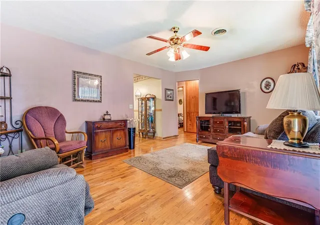 Homes for sale in Louisburg, KS | 601 S Mulberry St, Louisburg, KS 66053 | MLS# 2614500