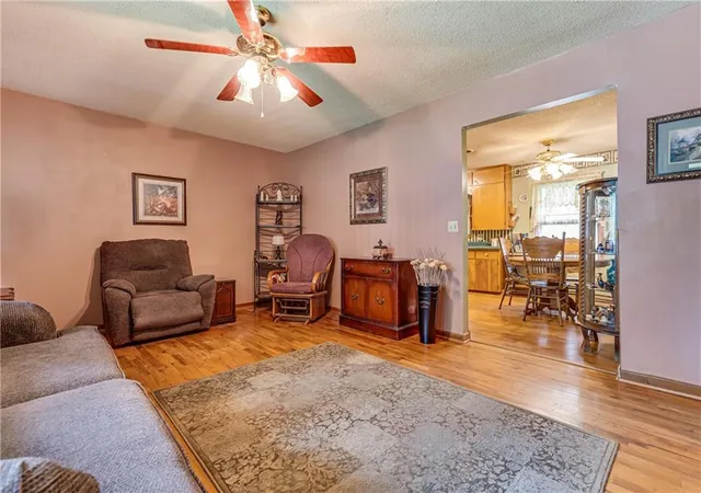 Homes for sale in Louisburg, KS | 601 S Mulberry St, Louisburg, KS 66053 | MLS# 2614500