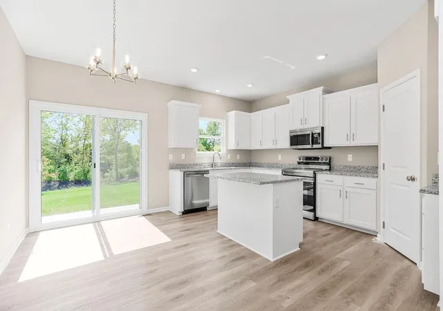 5th image of 2521 Sw Mitchell St, Oak Grove, MO 64075 | MLS# 2614522