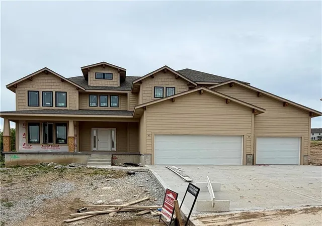 Homes for sale in Shawnee, KS | 6112 Barth Rd, Shawnee, KS 66226 | MLS# 2614541
