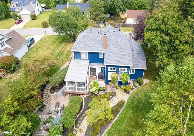 Photo 4 of Single family home for sale at 2 Chadwick Ln, Country Club, MO 64505 | MLS# 2614542 | Listing updated on 2026-08-28