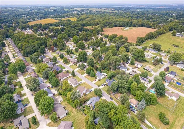 Photo 53 of Single family home for sale at 2 Chadwick Ln, Country Club, MO 64505 | MLS# 2614542 | Listing updated on 2026-08-28