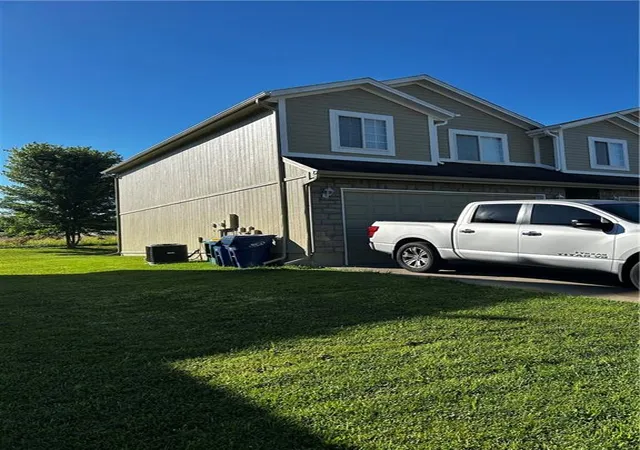 1st image of 10609 11 E Maple Ave, Peculiar, MO 64078 | MLS# 2614551