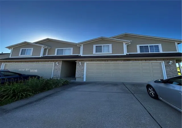2nd image of 10609 11 E Maple Ave, Peculiar, MO 64078 | MLS# 2614551