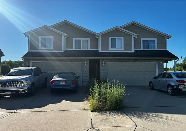 3rd image of 10609-11 E Maple Ave, Peculiar, MO 64078 | MLS# 2614551