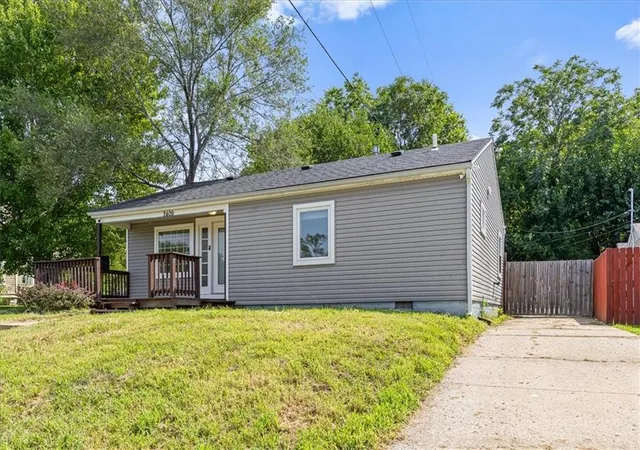 Photo 3 of Sale Pending at 2409 N 10th Street, Kansas City, KS 66104 | MLS# 2614552 | Listing updated on 2026-09-23