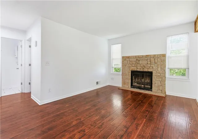 2nd image of 1906 Lawrence Ct, Kansas City, KS 66103 | MLS# 2614573