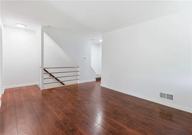 4th image of 1906 Lawrence Ct, Kansas City, KS 66103 | MLS# 2614573