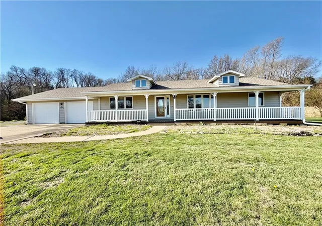 2nd image of 1039 225th Rd, Troy, KS 66087 | MLS# 2614583