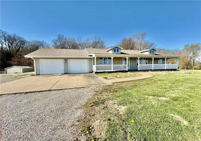 3rd image of 1039 225Th Rd, Troy, KS 66087 | MLS# 2614583