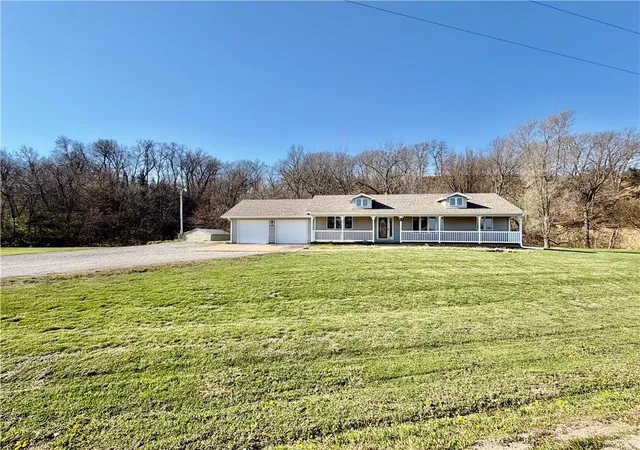 4th image of 1039 225Th Rd, Troy, KS 66087 | MLS# 2614583