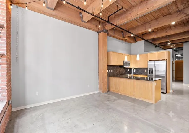 Condo for sale at 712 Broadway Blvd #401, Kansas City, MO 64105 | MLS# 2614640