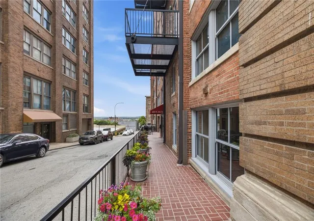 5th image of 712 Broadway Blvd #401, Kansas City, MO 64105 | MLS# 2614640