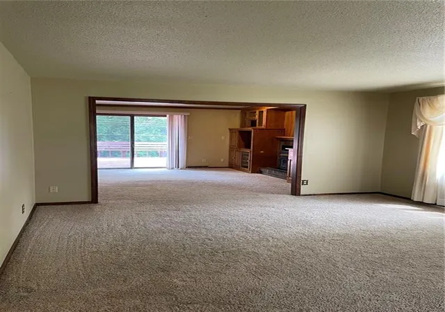 Photo 3 of Single family home for sale at 1247 Parkdale Rd, Maryville, MO 64468 | MLS# 2614641 | Listing updated on 2026-10-07