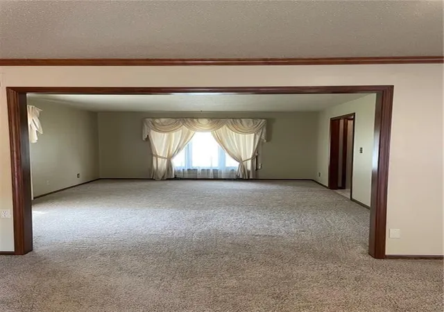 Photo 4 of Single family home for sale at 1247 Parkdale Rd, Maryville, MO 64468 | MLS# 2614641 | Listing updated on 2026-10-07