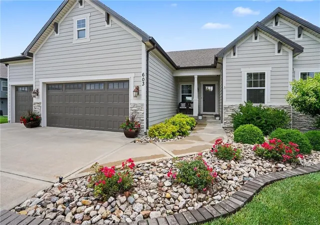 2nd image of 603 Rock Bridge Ct, Smithville, MO 64089 | MLS# 2614675