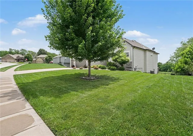 5th image of 603 Rock Bridge Ct, Smithville, MO 64089 | MLS# 2614675