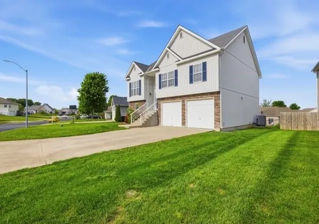 Homes for sale in Warrensburg, MO | 1219 Wildflower Rd, Warrensburg, MO 64093 | MLS# 2614814