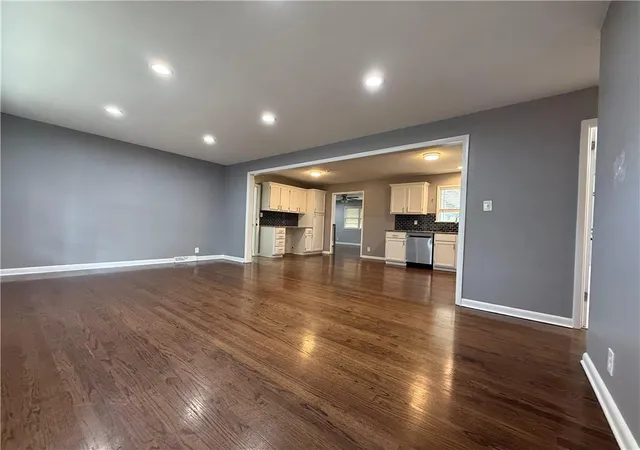 Photo 2 of Single family home for sale at 8811 E 84th Street, Raytown, MO 64138 | MLS# 2614817 | Listing updated on 2026-09-05