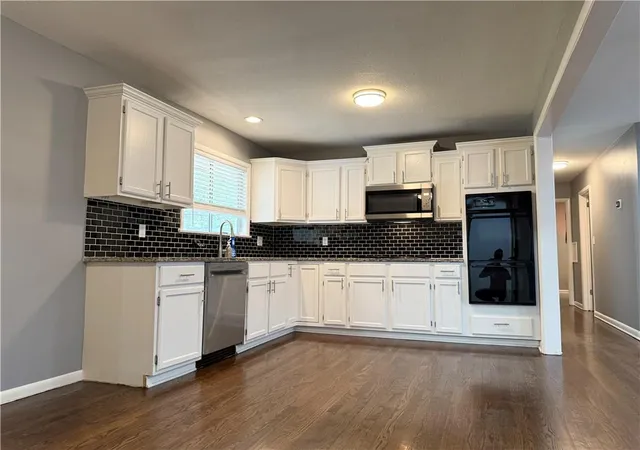 Photo 4 of Single family home for sale at 8811 E 84th Street, Raytown, MO 64138 | MLS# 2614817 | Listing updated on 2026-09-05