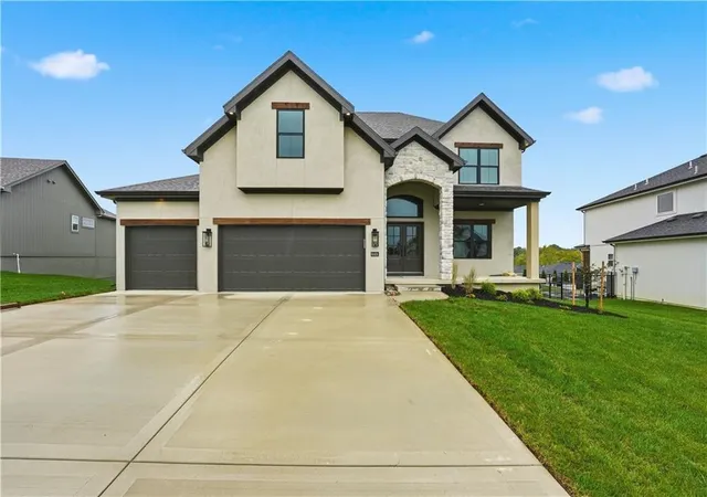 1st image of 8219 Nw 90th Ter, Kansas City, MO 64153 | MLS# 2614869
