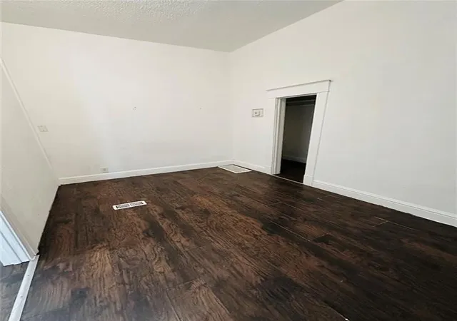 5th image of 2421-2423 S 11Th St, Saint Joseph, MO 64503 | MLS# 2614889