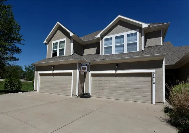 Homes for sale in De Soto, KS | 34212 W 90th Cir, De Soto, KS 66018 | MLS# 2614900