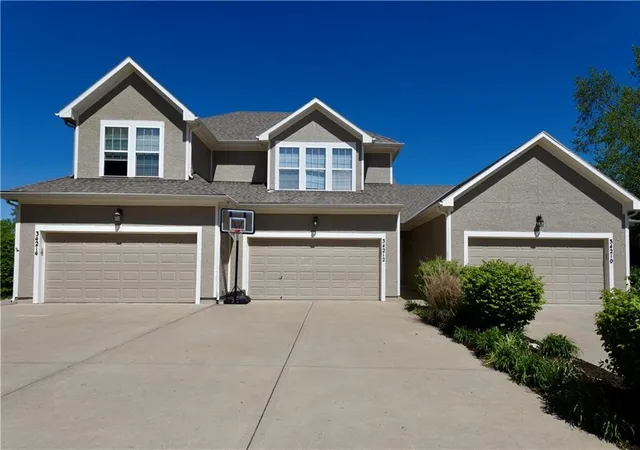 Homes for sale in De Soto, KS | 34212 W 90th Cir, De Soto, KS 66018 | MLS# 2614900