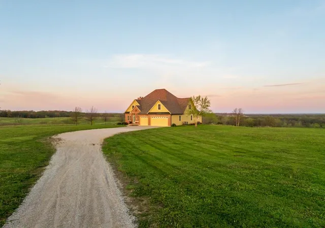 Photo 2 of Single family home for sale at 1978 Sw County Rd 11517, Rich Hill, MO 64779 | MLS# 2614914 | Listing updated on 2026-09-24
