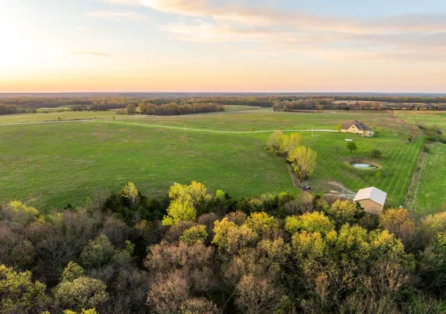 Photo 3 of Single family home for sale at 1978 Sw County Rd 11517, Rich Hill, MO 64779 | MLS# 2614914 | Listing updated on 2026-09-24