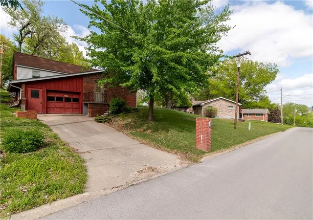 Homes for sale in Atchison, KS | 1219 Julia St, Atchison, KS 66002 | MLS# 2614921