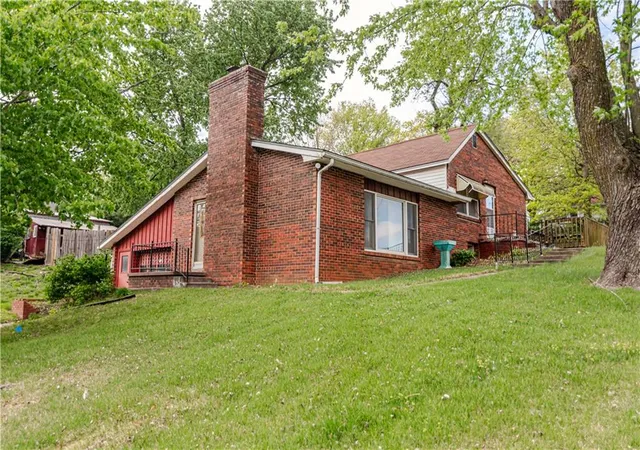 Homes for sale in Atchison, KS | 1219 Julia St, Atchison, KS 66002 | MLS# 2614921