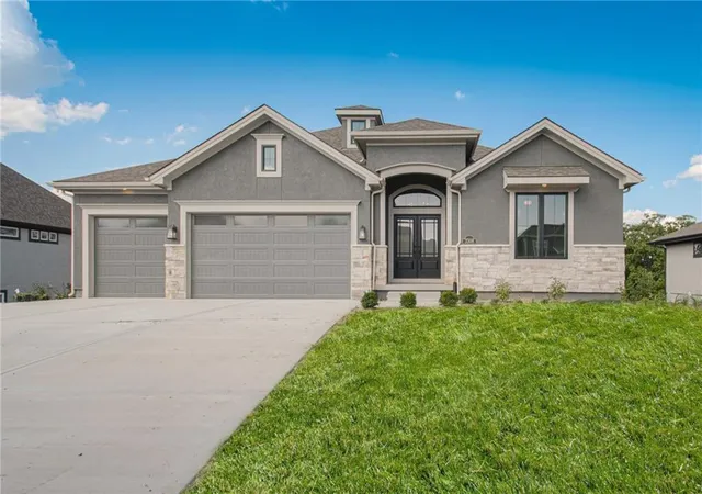 Photo 2 of Single family home for sale at 2339 Foxtail Dr, Kearney, MO 64060 | MLS# 2614933 | Listing updated on 2026-10-08