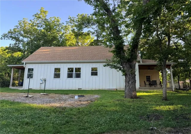 Homes for sale in Linn Valley, KS | 89 Enchanted Ln, Linn Valley, KS 66040 | MLS# 2614982