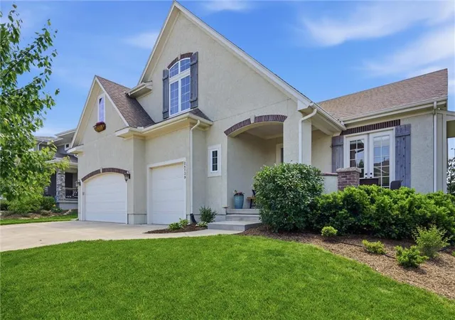 2nd image of 24739 W 92nd St, Lenexa, KS 66227 | MLS# 2614995