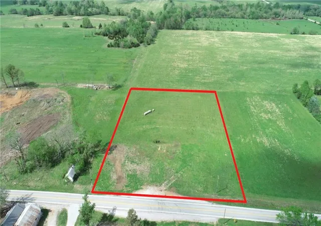 Homes for sale in El Dorado Springs, MO | 6777 E 32 Hwy, El Dorado Springs, MO 64744 | MLS# 2615011