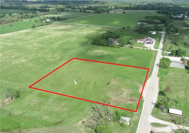 Homes for sale in El Dorado Springs, MO | 6777 E 32 Hwy, El Dorado Springs, MO 64744 | MLS# 2615011