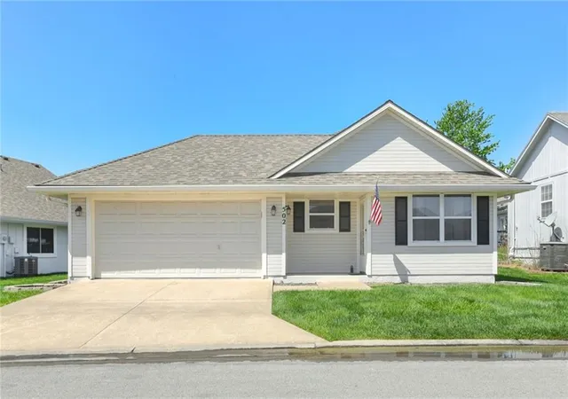 2nd image of 502 S Poseidon Wy, Raymore, MO 64083 | MLS# 2615025