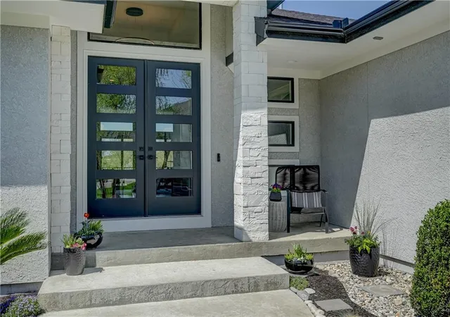 4th image of 42 Bison Falls Cir, Lake Winnebago, MO 64034 | MLS# 2615067