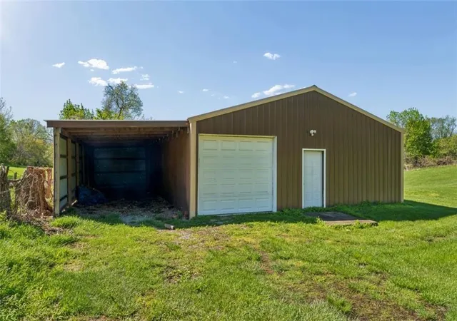 2nd image of 18611 E Salisbury Rd, Independence, MO 64056 | MLS# 2615089