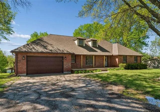 3rd image of 18611 E Salisbury Rd, Independence, MO 64056 | MLS# 2615089