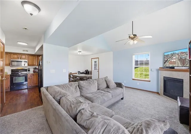 Homes for sale in Basehor, KS | 16820 Sheehan Rd, Basehor, KS 66007 | MLS# 2615100