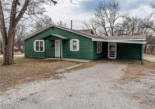 Homes for sale in Fort Scott, KS | 23 N Washington St, Fort Scott, KS 66701 | MLS# 2615116
