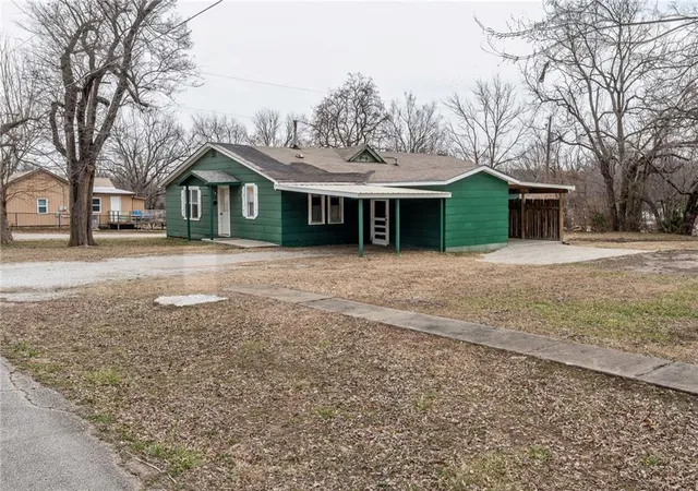 Homes for sale in Fort Scott, KS | 23 N Washington St, Fort Scott, KS 66701 | MLS# 2615116