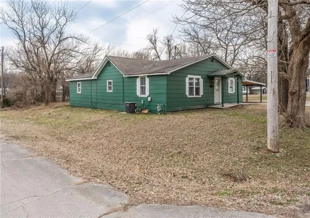 Homes for sale in Fort Scott, KS | 23 N Washington St, Fort Scott, KS 66701 | MLS# 2615116