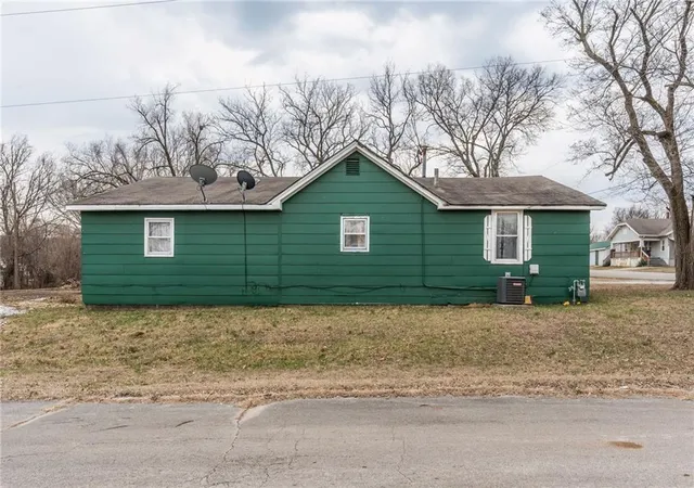 Homes for sale in Fort Scott, KS | 23 N Washington St, Fort Scott, KS 66701 | MLS# 2615116