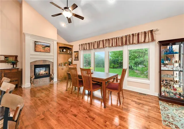 Photo 4 of Single family home for sale at 1917 SW Sage Cyn Rd, Lees Summit, MO 64082 | MLS# 2615129 | Listing updated on 2026-09-06